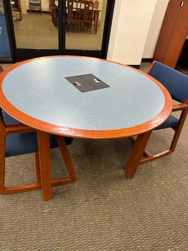 Round Table