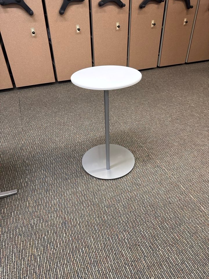 Pedestal Round Table
