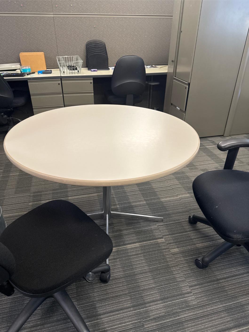 Round Table