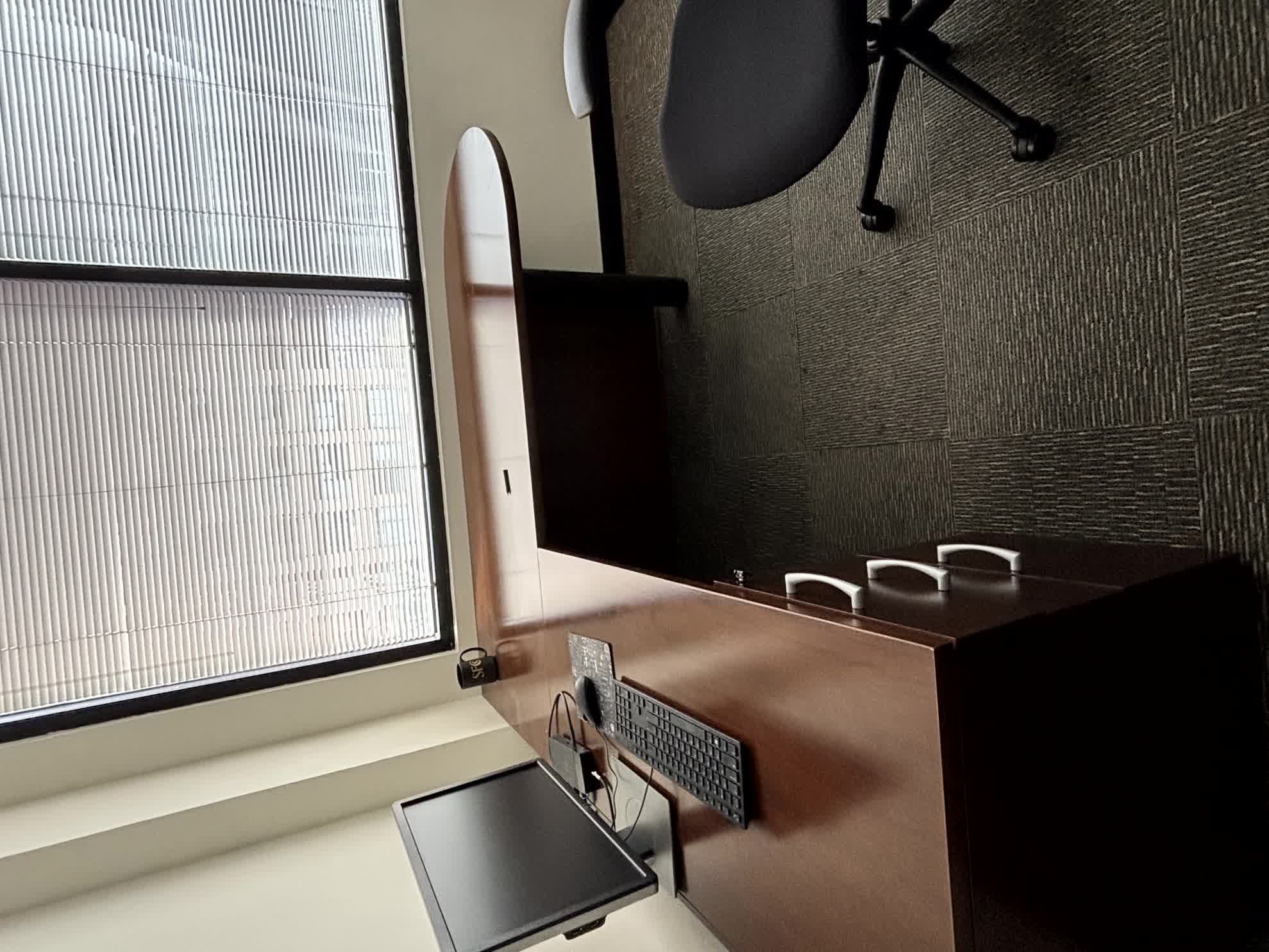 L. Oval Desk