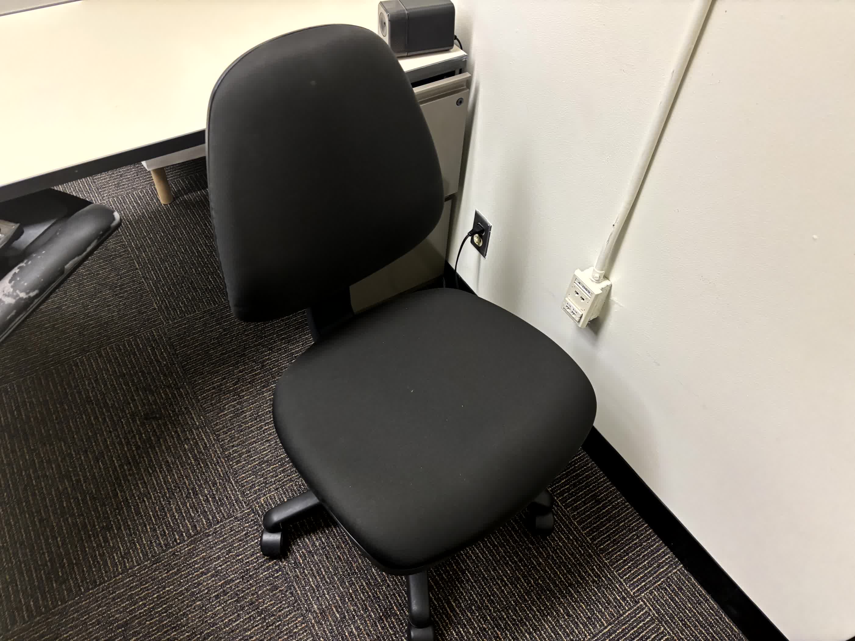 Adj chair