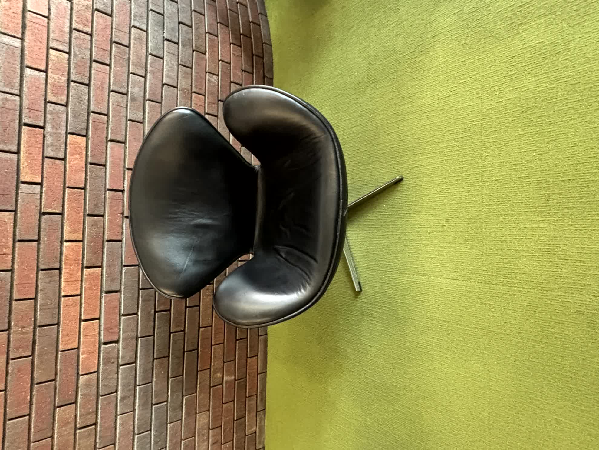 Swan Chair