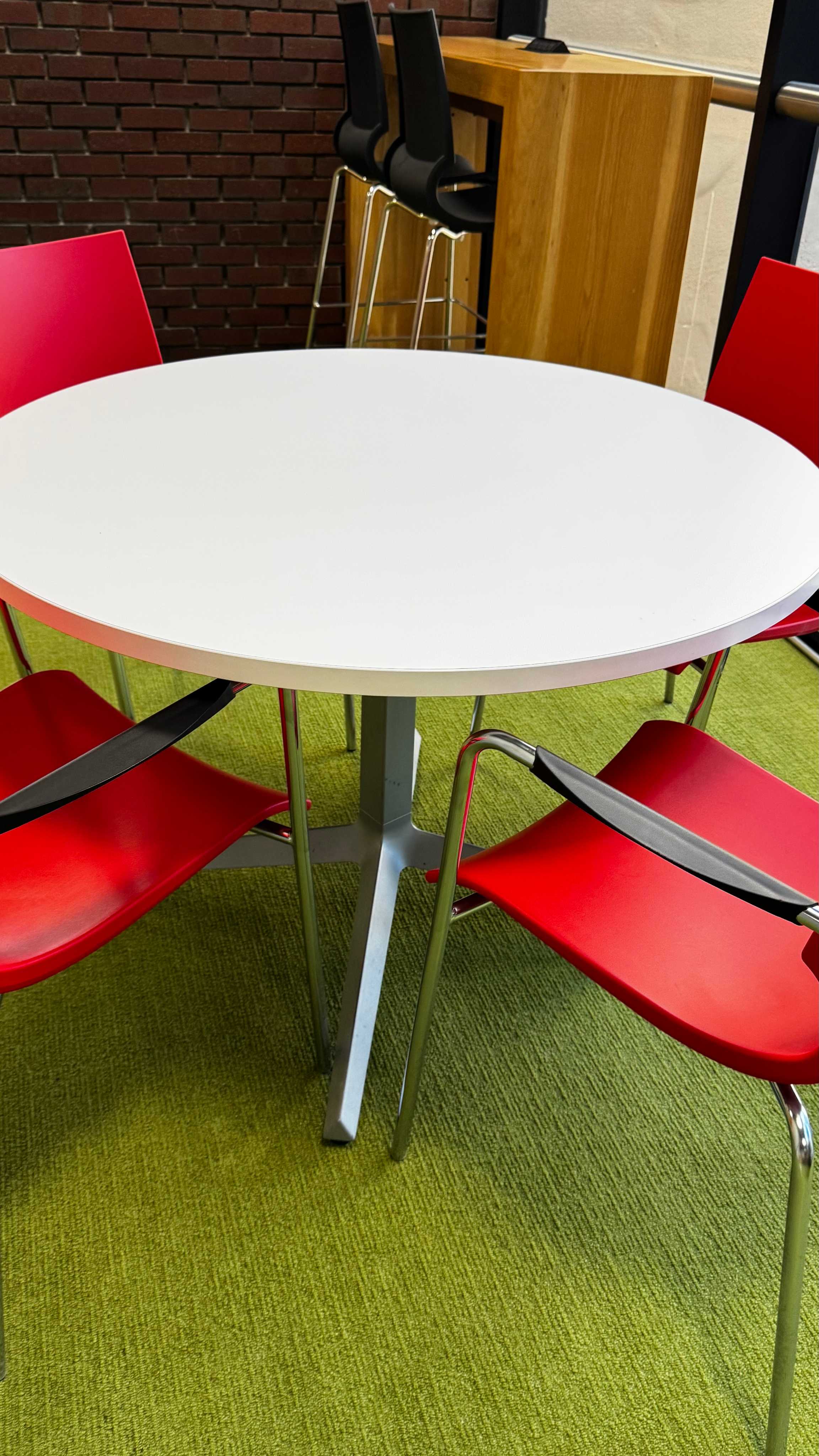 Round Table