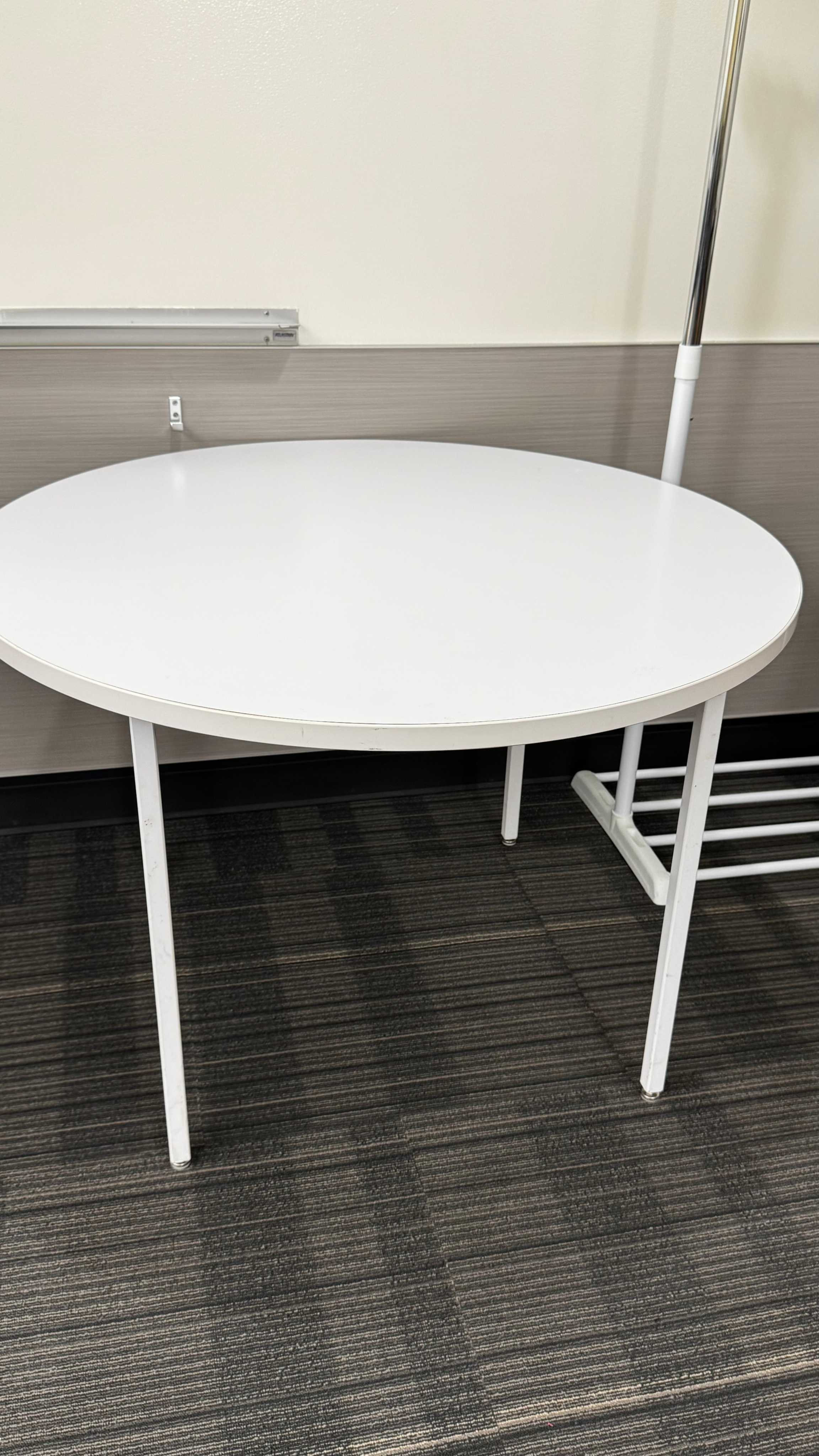 Round Table