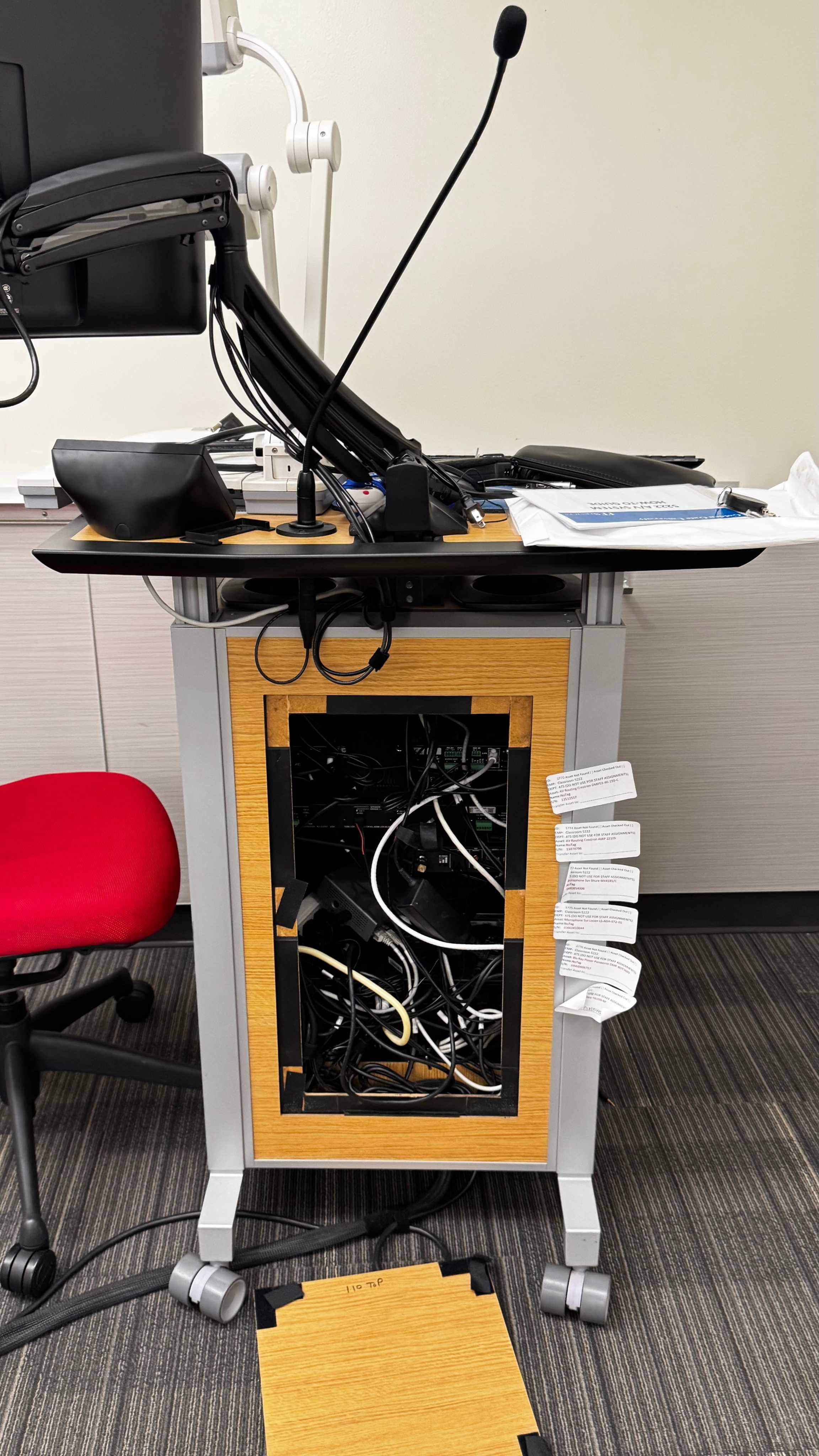 Podium Table /Microphone