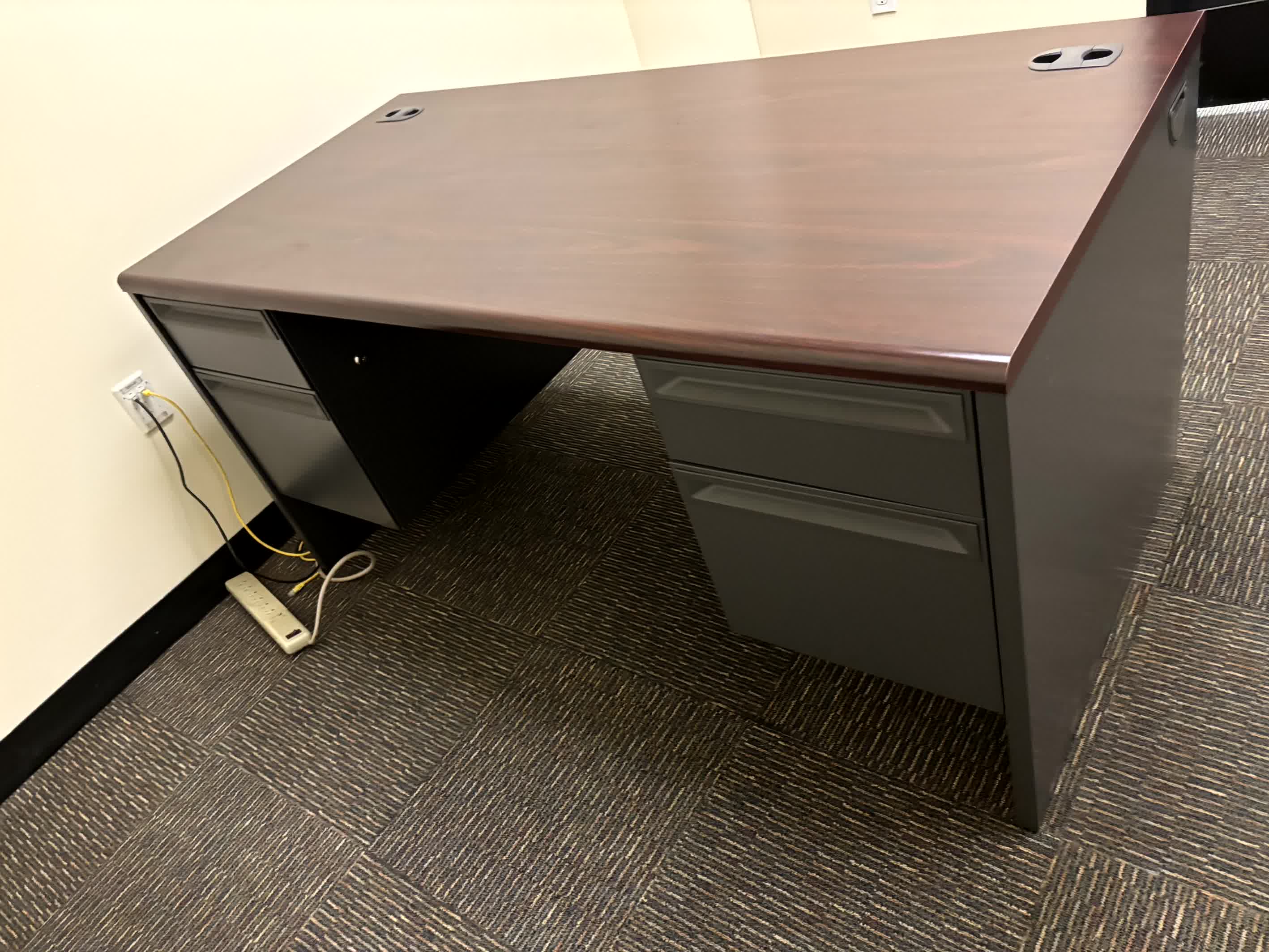 Desk 4 Drawers