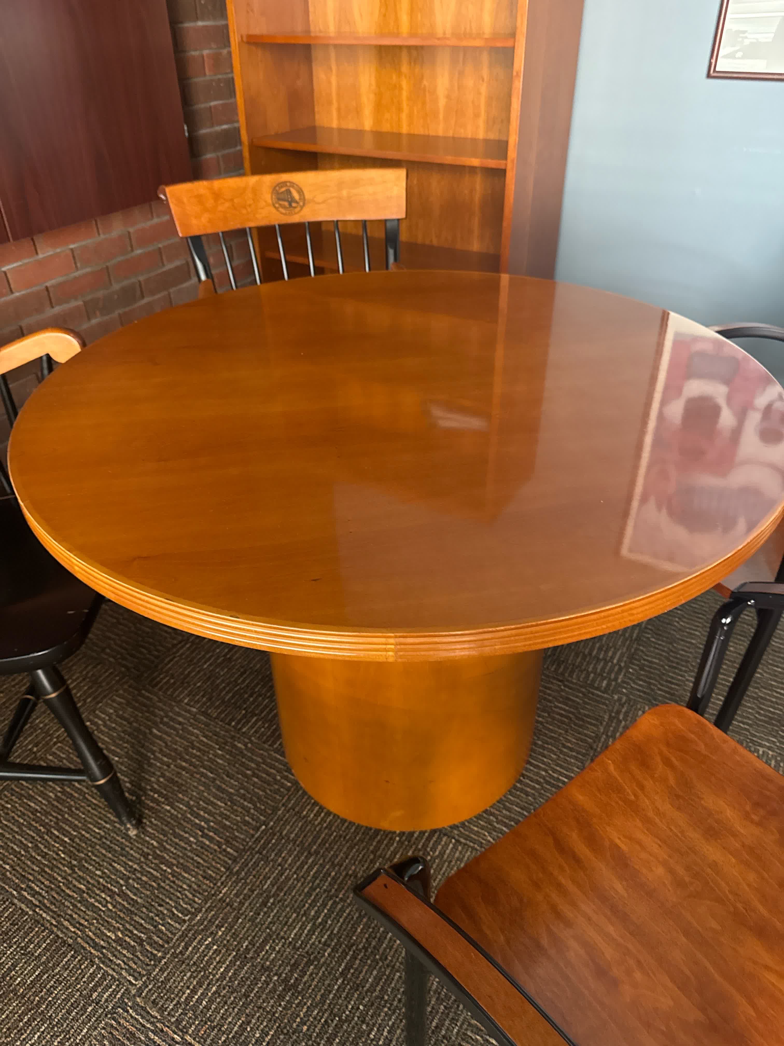 Rount Table