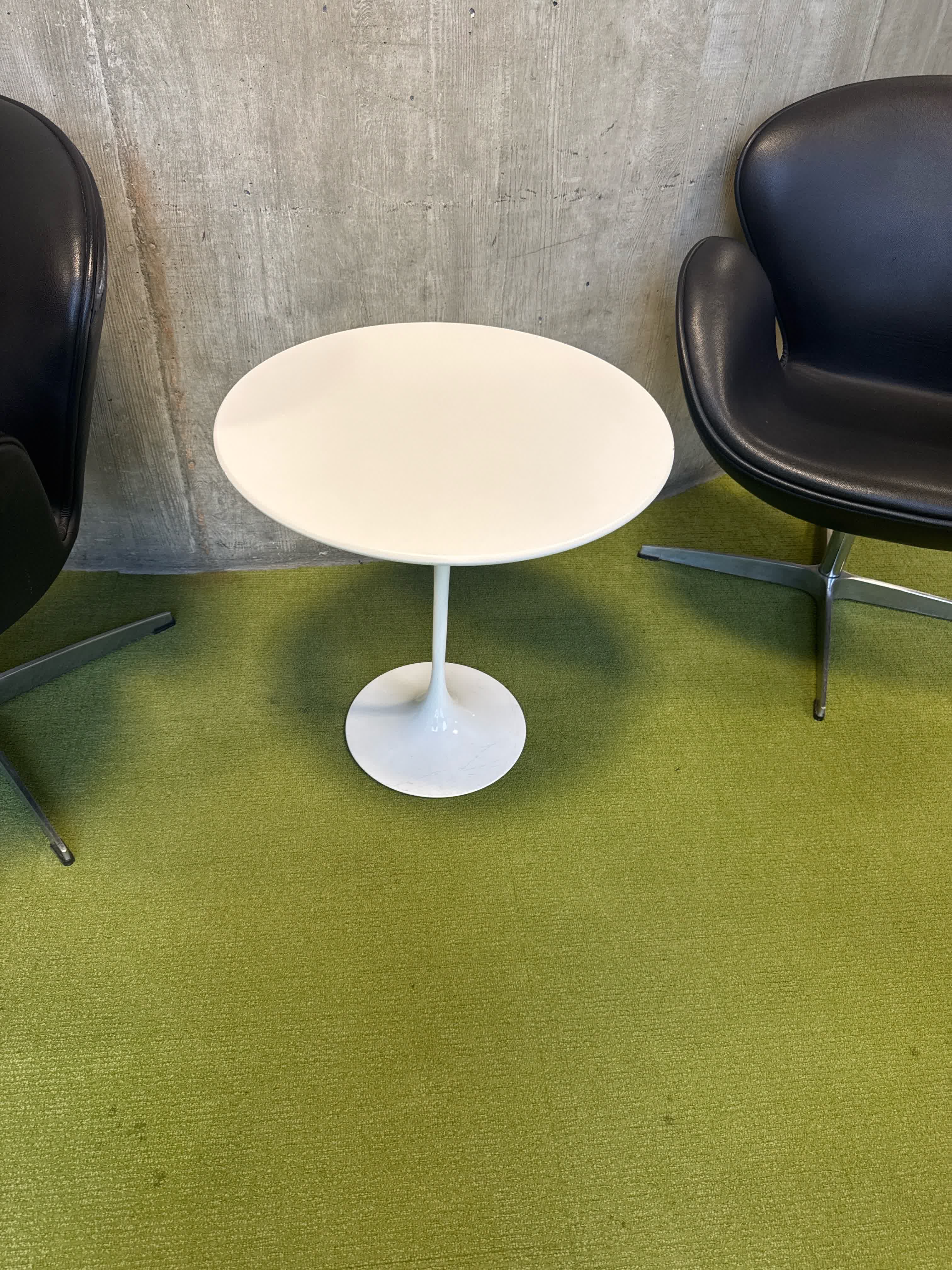Round Ped. Table