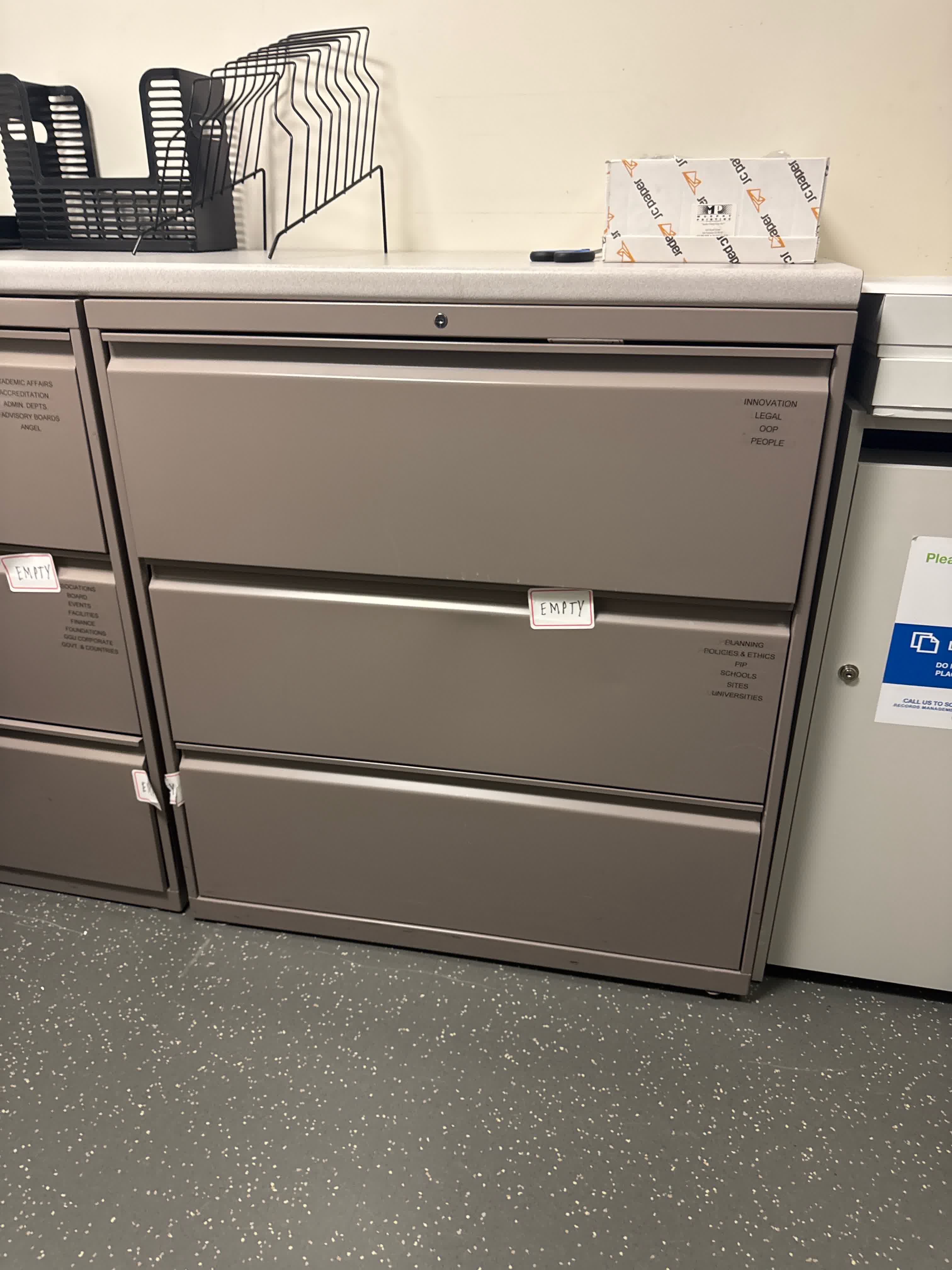 File Cabinet 3 Drawer