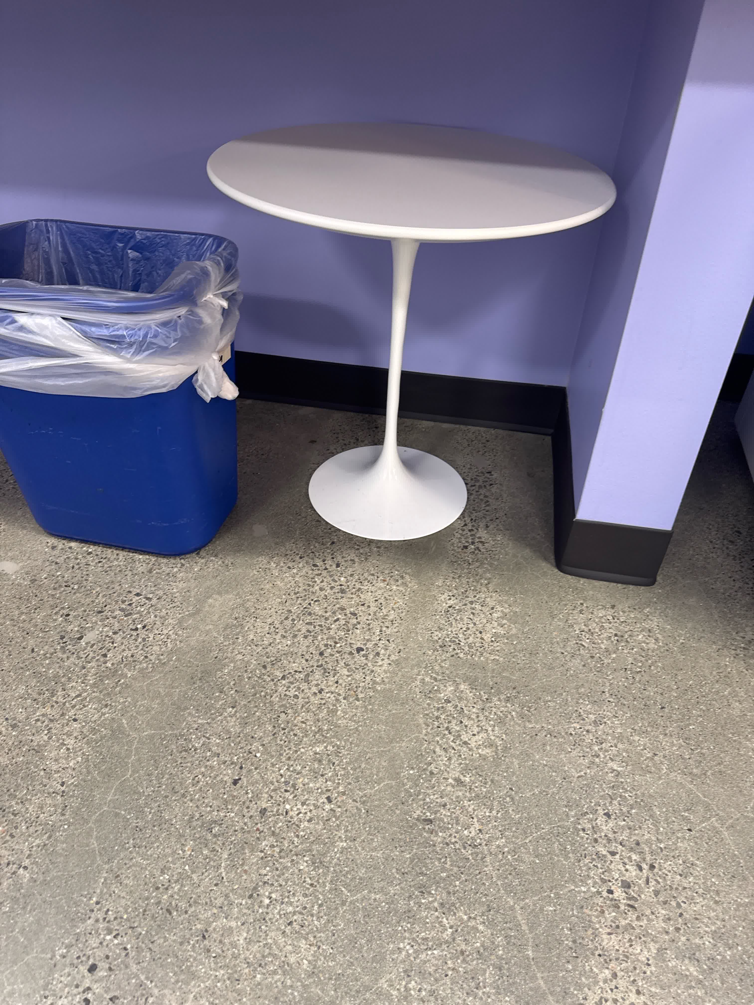 Round Ped. Table