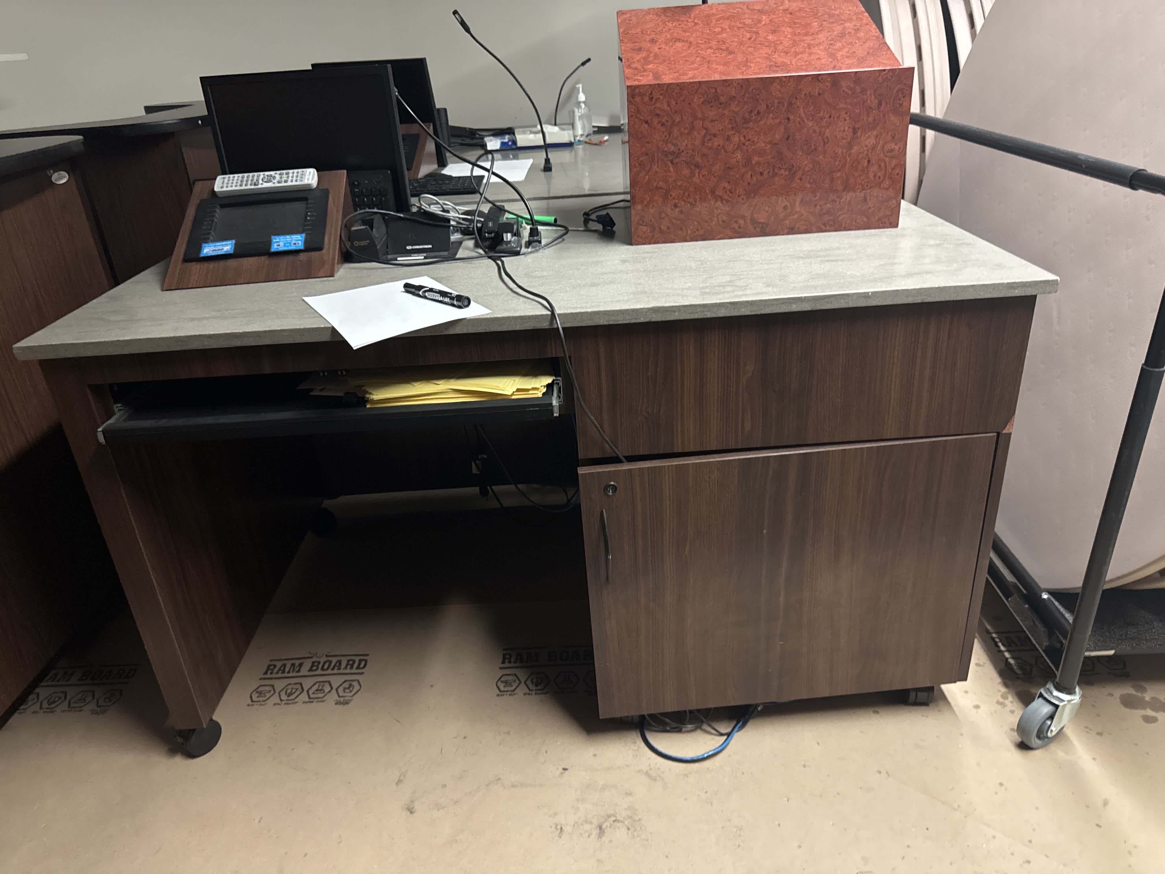 Podium Table /Wheels