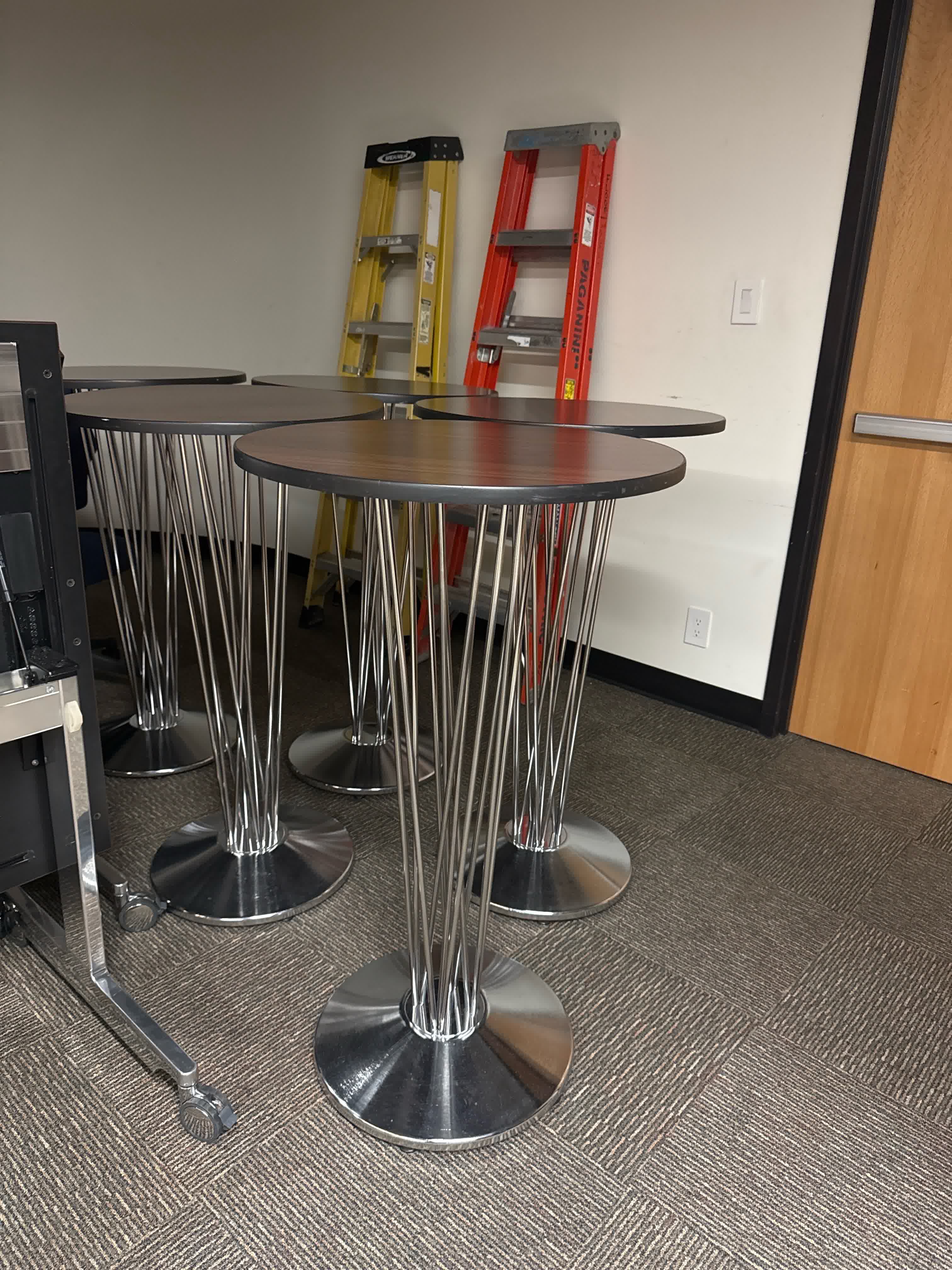 Round Cocktail Table